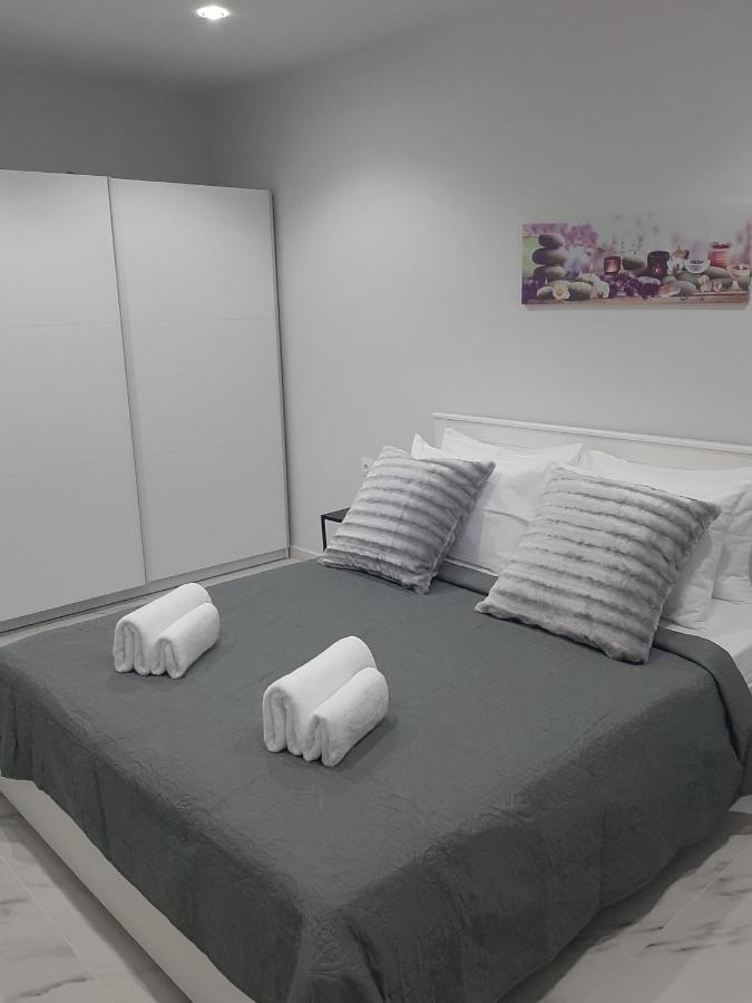 Krikonis Near Athens Airport Apartment Artemida (Attica)