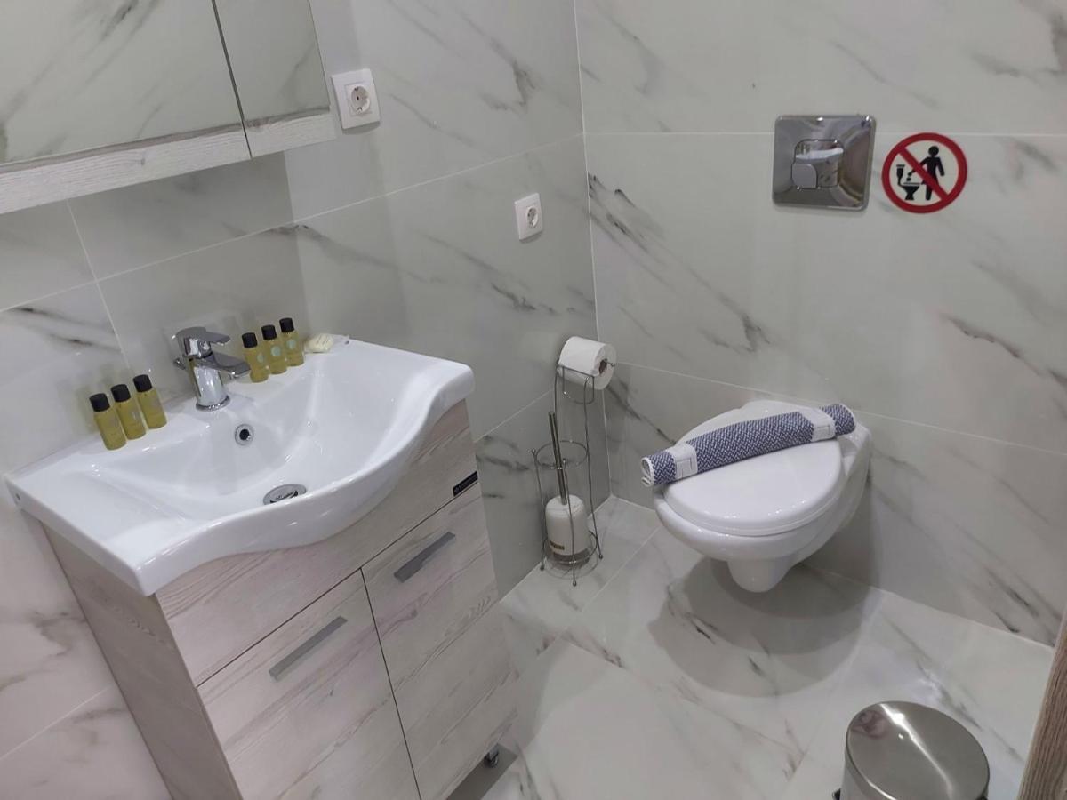 Krikonis Near Athens Airport Apartment *